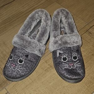 Gray Cat-Themed Slippers